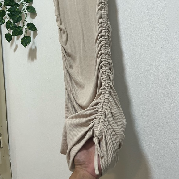 Side Ruched Dress - Picture 5 of 5